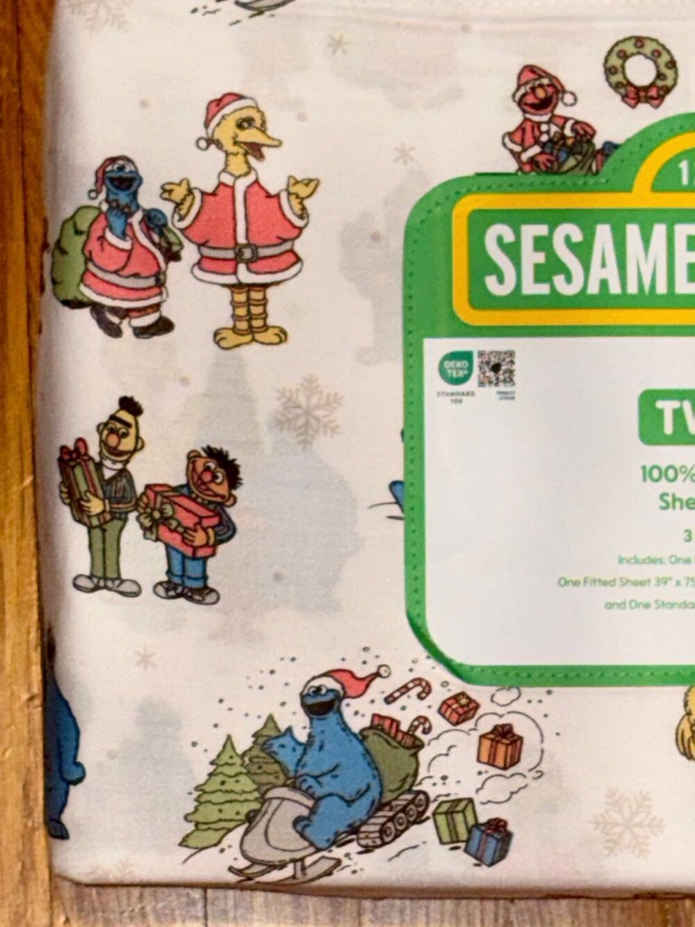 Sesame Street CHRISTMAS CELEBRATION TWIN Size Cotton Sheet Set  ALL COTTON